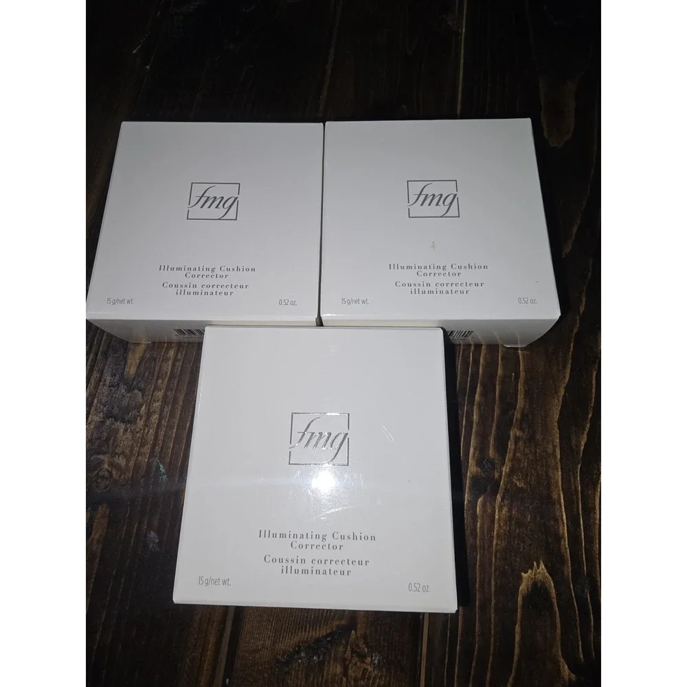 3x Avon FMG Illuminating Cushion Corrector Compact, Shade Fair -Light Makeup‎
